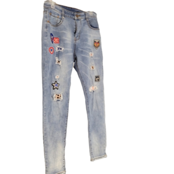 Cute Blue Jeans with Logo Patchwa - Picture 5 of 9